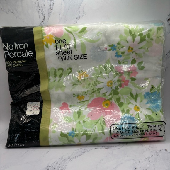 JCPenney Twin Flat Sheet - Green and Pink Floral - Picture 1 of 3